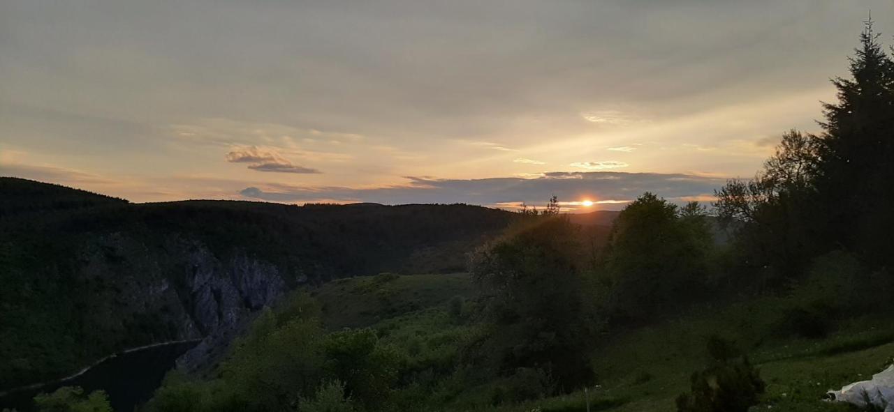 Biserna Dolina Uvac Sjenica Buitenkant foto